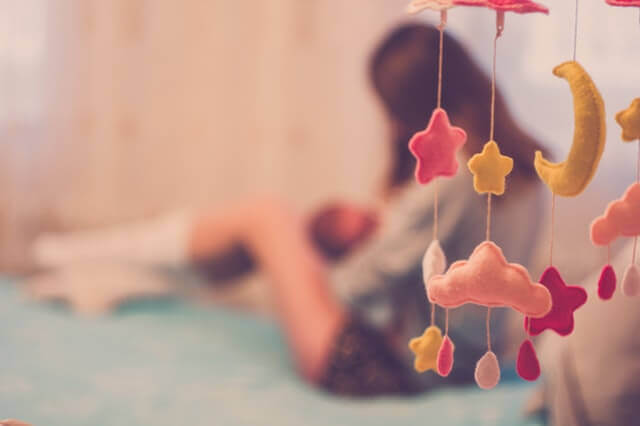 Whether to breastfeed a baby